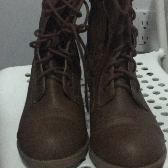 Heeled combat boots - Picture 2 of 3